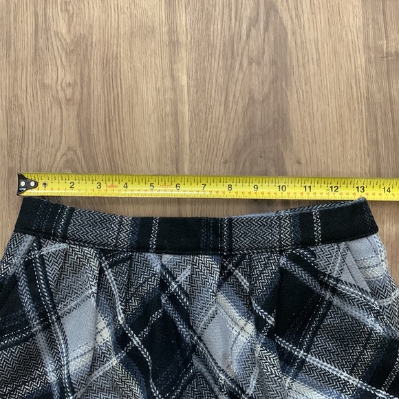 Old Navy Plaid Wool Skirt, Size 0 - Picture 4 of 8